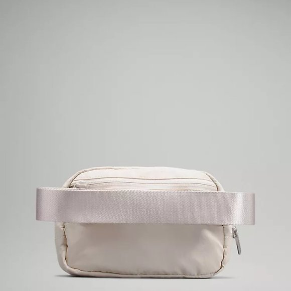 Lululemon Everywhere Belt Bag in White Opal - Picture 8 of 10